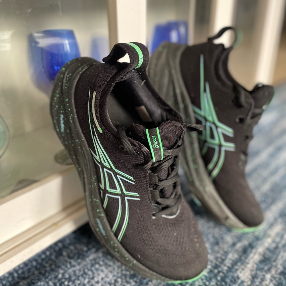 ASICS Nimbus 26 men’s black and green running shoe